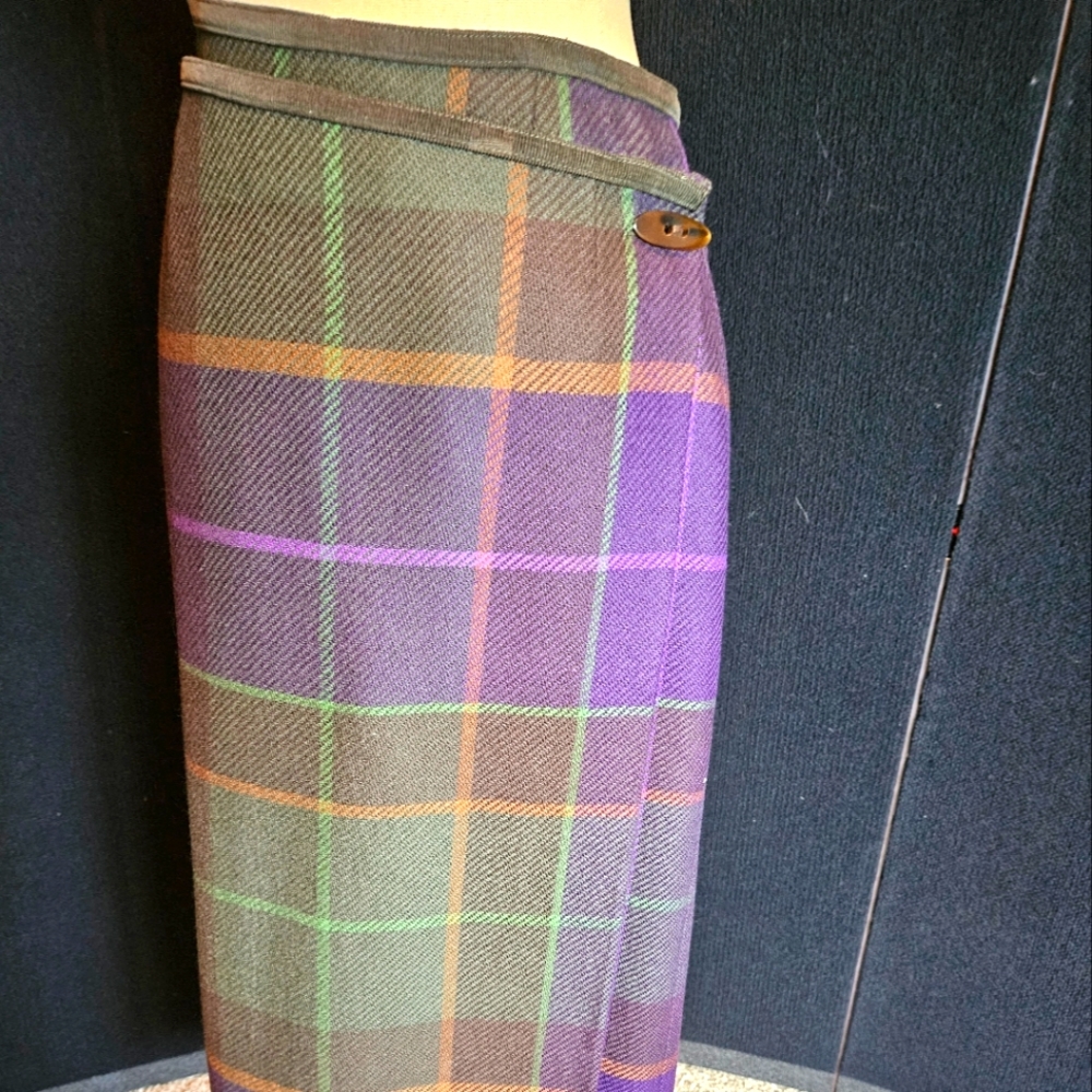 Wool Tarten-Pattern Wrap Skirt